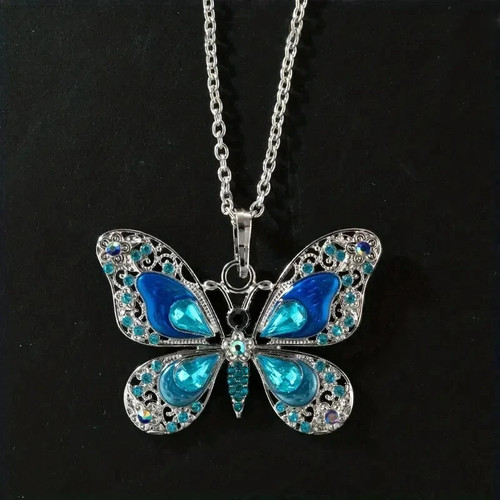 Collana con ciondolo farfalla
