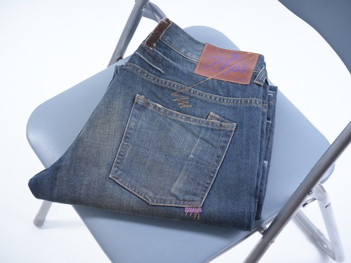 Jeans denim larghi invecchiati
