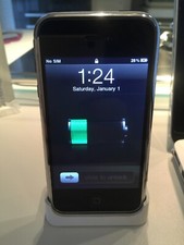 iPhone Edge Apple 1 st gen A1203, nuovo, perfetto, mai usato!