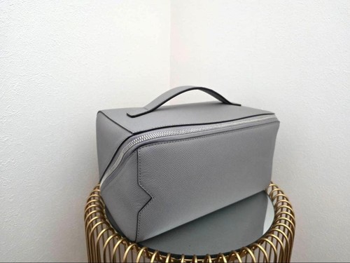 Valextra line gray leather - line,