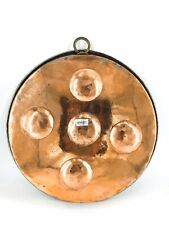 Antica pentola da cucina per cuocere le uova in forno o al camino in rame anello