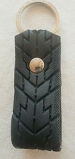 Porte clé noir en pneu