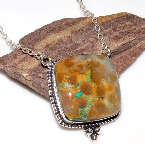 Collana corallo fossile enorme