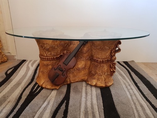Tavolino con violino - con,