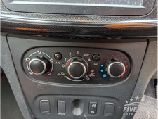 Dacia Sandero Climate Control