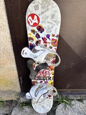 Snowboard Burton con attacchi