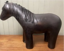 Poggiapiedi per cavalli in