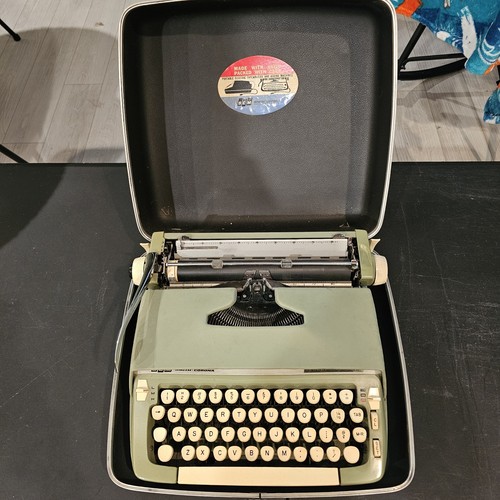 Macchina scrivere vintage - da,