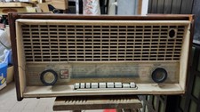 Antica radio valvole - antica, con