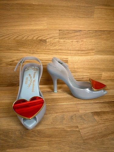 Vivienne westwood 5 - vivienne, uk