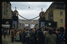 Ratisbona Germania Volksfest Baviera 35 mm diapositiva anni 50 bordo rosso Kodachrome