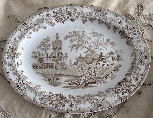 Antico piatto decorativo ovale