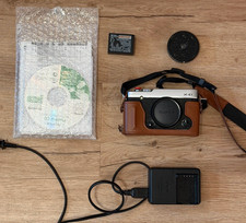 Fujifilm XE-1 w original case