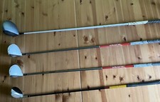 Set bastoni golf costituito da:driver, legni 3 e 5, ibrido