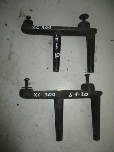 Coppia staffe parabrezza - staffe,