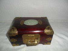 Vintage scatola, scrigno porta gioie orientale, in legno con stemma in giada