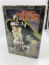 Statua dipinta Doctor Doom