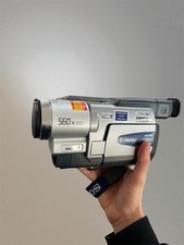 Videocamera recorder hi8 Handycam Vision