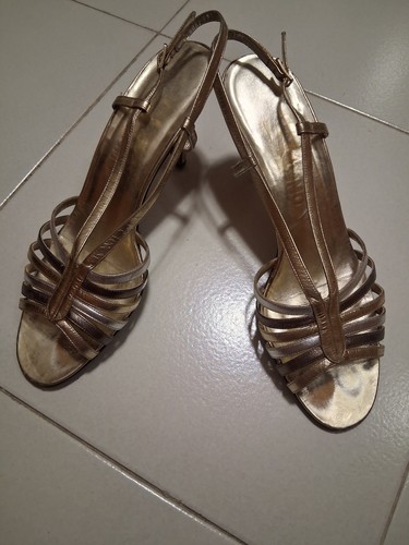 Decolté ferragamo dorate con - ferragamo,