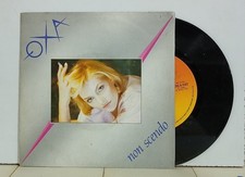 24253 45 giri 7" - Anna Oxa - Non scendo / Primo amore come stai - CBS 1984