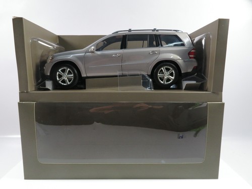 Autoart mercedes benz gl - 1:18,