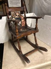 Sedia a dondolo in legno per bambini vintage