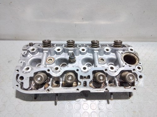 Testata con valvole per - , lancia