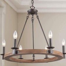 Lampadario dalle linee classiche di forma circolare a ruota di carro