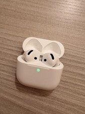 Apple Auricolari AirPods 4 con cancellazione attiva del rumore + custodia USB-C
