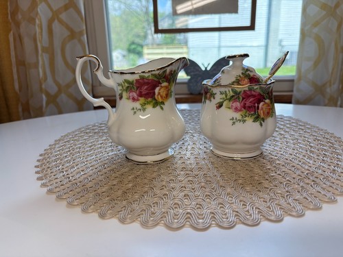 Vintage royal albert old - vintage,