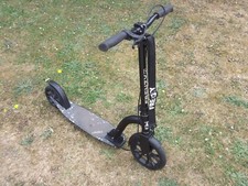 FRENZY Monopattino Pieghevole a Spinta, Ruote 230mm e 180mm Mano Facile Sistema Pieghevole