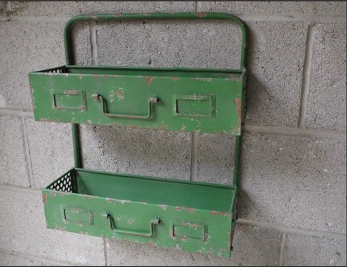 Scaffale portaoggetti stile