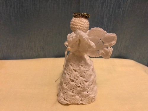 Angelo bianco amidato fatto a - ,