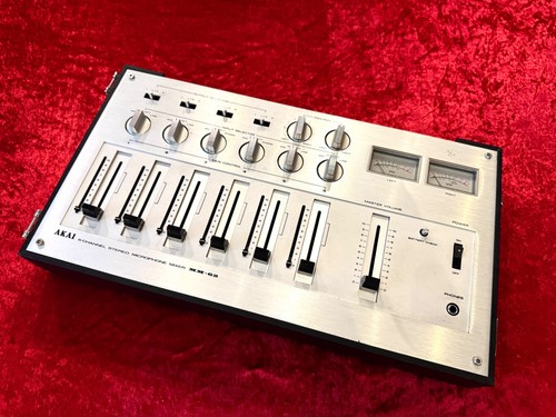 Akai mixer stereo - 62,