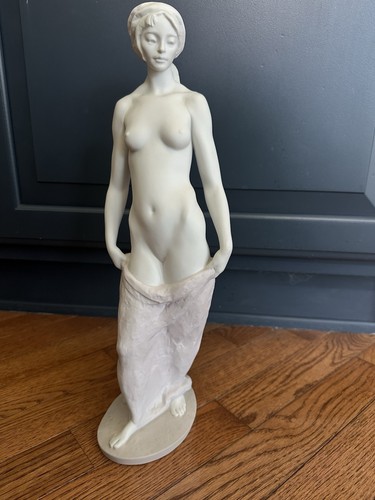 Lladro 3020 demureness - lladro, signed