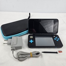 New Nintendo 2DS XL Nero e Turchese con Caricatore pennino custodia SD 32gb