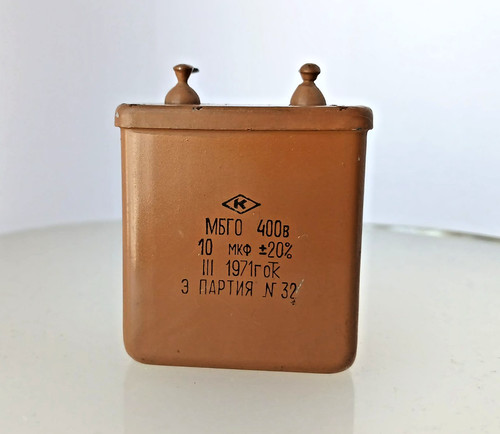10uf 400v mbgo coppia - 2,