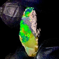 Opale Nero Grezzo, Gemma Di