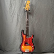 Basso elettrico Fender USA American Vintage 62 PB con custodia rigida...