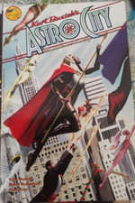 ASTRO CITY N° 1  BENVENUTI AD ASTRO CITY - MAGIC PRESS 2000