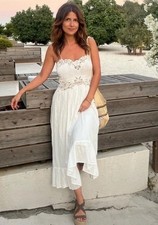 Abito lungo in pizzo ricamato