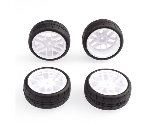 Set pneumatici con cintura