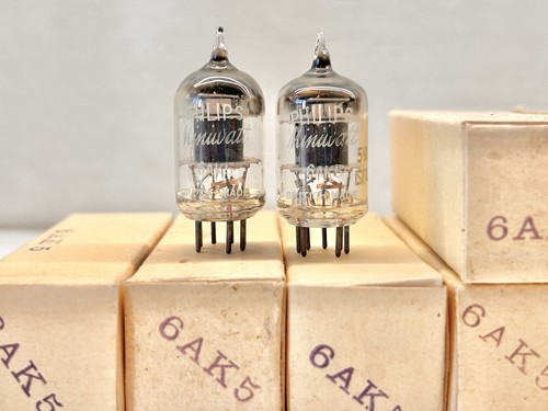 Mullard philips miniwatt - "philips, miniwatt"