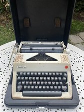Macchina da scrivere OLYMPIA