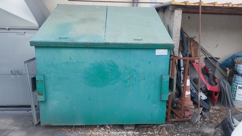 Container scarrabile per