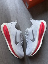 Nike Vomero 18 taglia UK 7