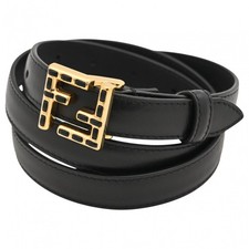 Cintura in pelle con fibbia