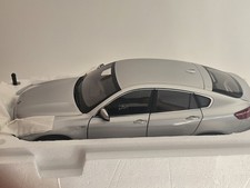 Modellino auto pressofuso Kyosho BMW X6 xDrive50i scala 1:18