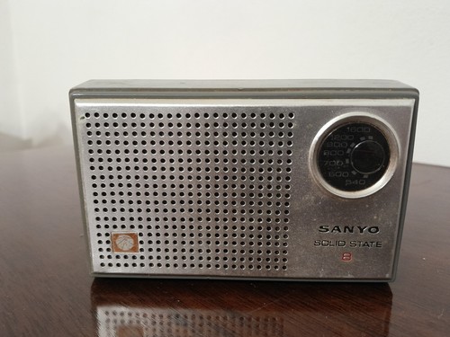 Radio vintage sanyo - radio, solid