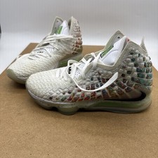 Nike LeBron 17 Air Command
